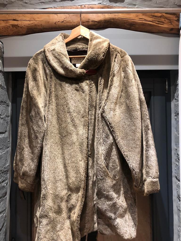 Manteau fausse fourrure, taille 40/42, Enlèvement
