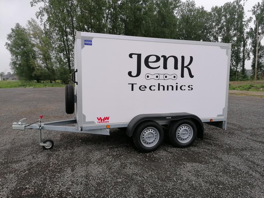 Gesloten aanhangwagen dubbelas te huur, Ophalen, Zo goed als nieuw