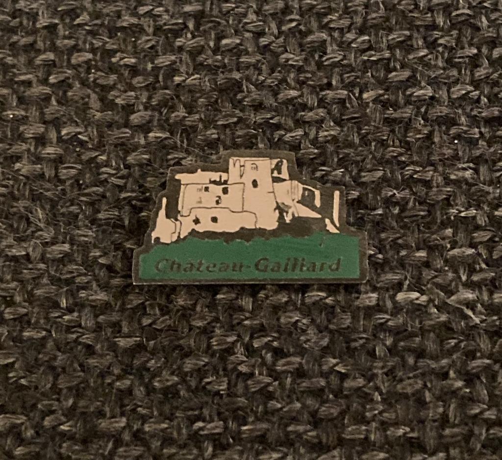 PIN - CHATEAU GAILLARD - RICHARD LEEUWENHART - FRANCE, Verzenden, Gebruikt, Stad of Land, Speldje of Pin