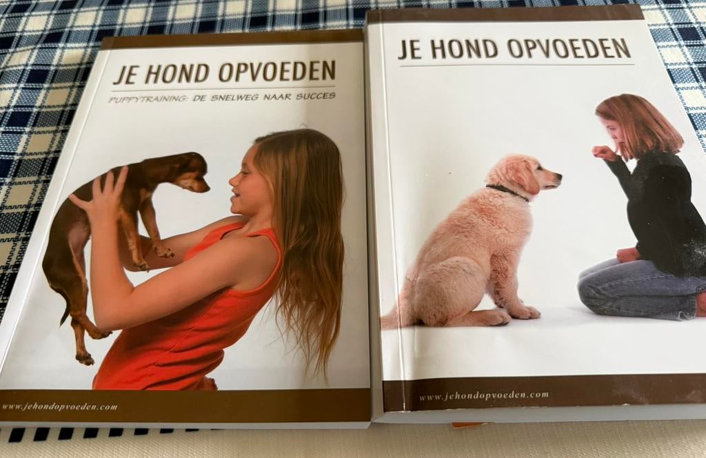 Twee boeken voor honden puppys op te voeden, Ophalen of Verzenden, Zo goed als nieuw