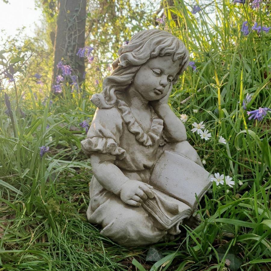 Betonnen tuinbeeld - meisje met boek, Enlèvement, Neuf, Béton, Homme