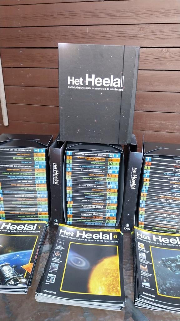 60  Dvd en  60  boeken van het heelal 25 € Afhalen Tongeren, Cd's en Dvd's, Ophalen