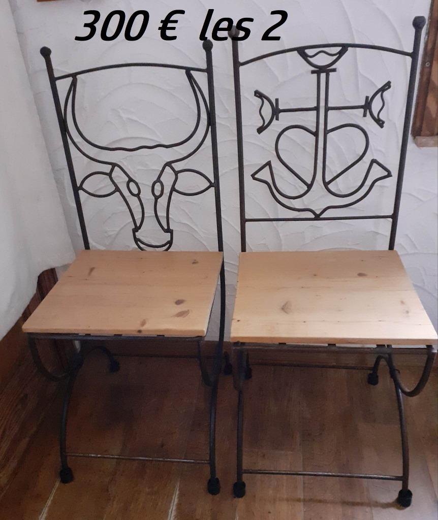 2 chaises en fer forgé Taureaux et croix camargue, Comme neuf, Deux, Enlèvement, Métal