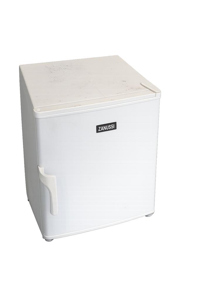 Petit congélateur Zanussi – fonctionne – format compact, Ophalen, Zo goed als nieuw, Vrieskast