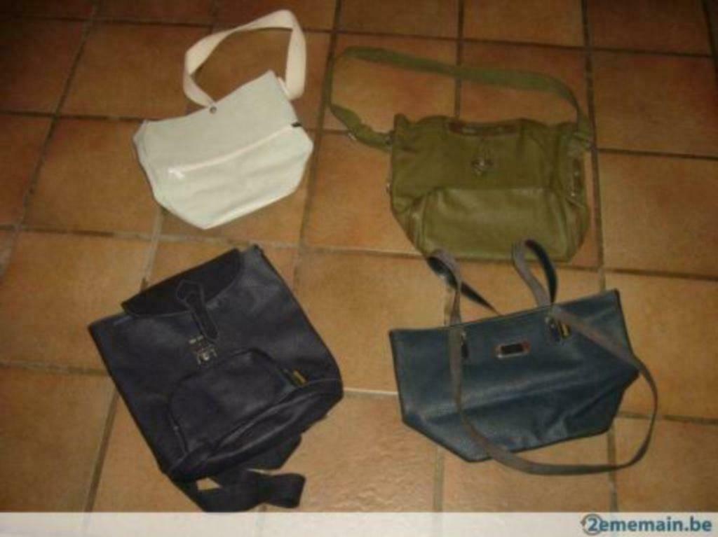 paquetage sac kaki, Enlèvement