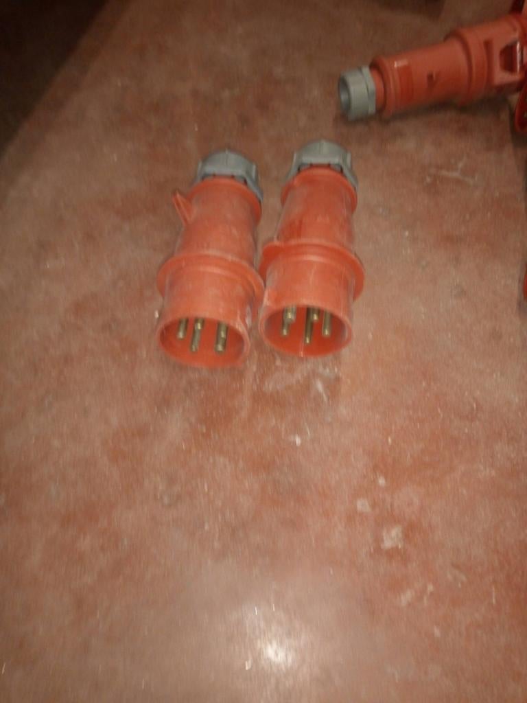 Cee stekkers 380 volt 16 a en 32 a, Ophalen