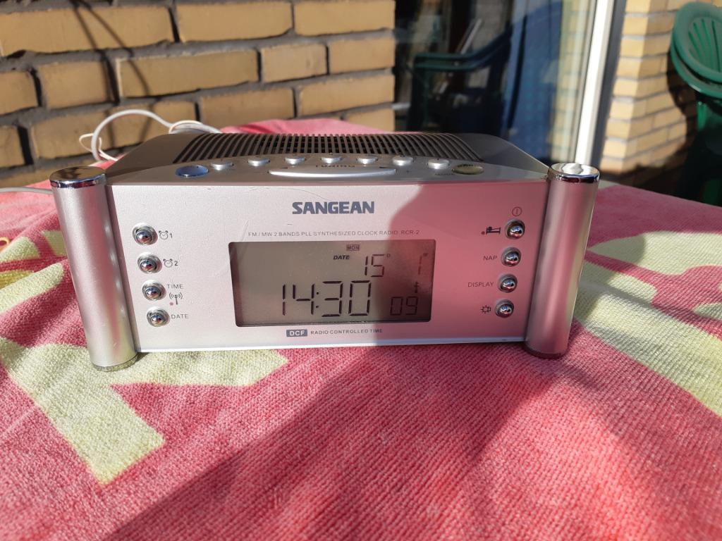 Sangean wekkerradio met DCF, 10 presets, Ophalen of Verzenden, Gebruikt, Radio