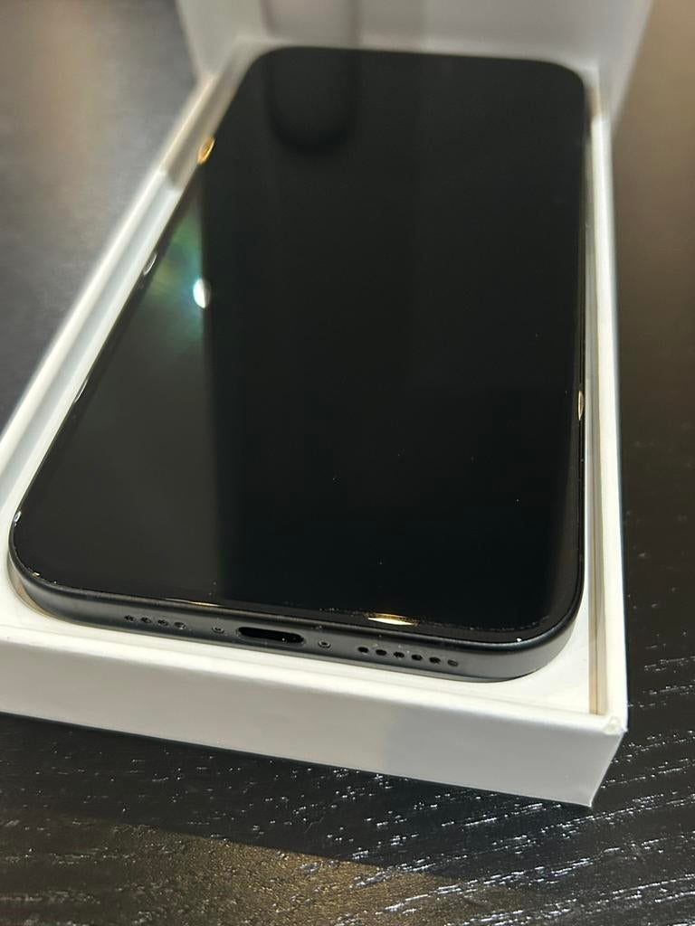 Apple iPhone 16 Plus 128GB zwart + roze hoesje voor Apple, Ophalen, Zwart, IPhone 16 Plus