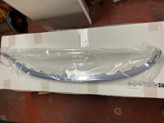 CALANDRE CHROMÉE SKODA SUPERB, Neuf, Skoda, Avant, Enlèvement ou Envoi