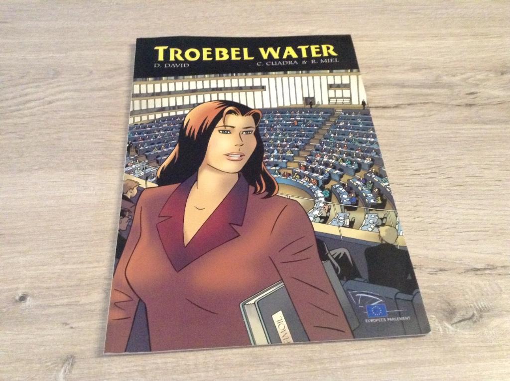 Troebel water strip (2002), Eén stripboek, Ophalen of Verzenden, Zo goed als nieuw, Europees parlement