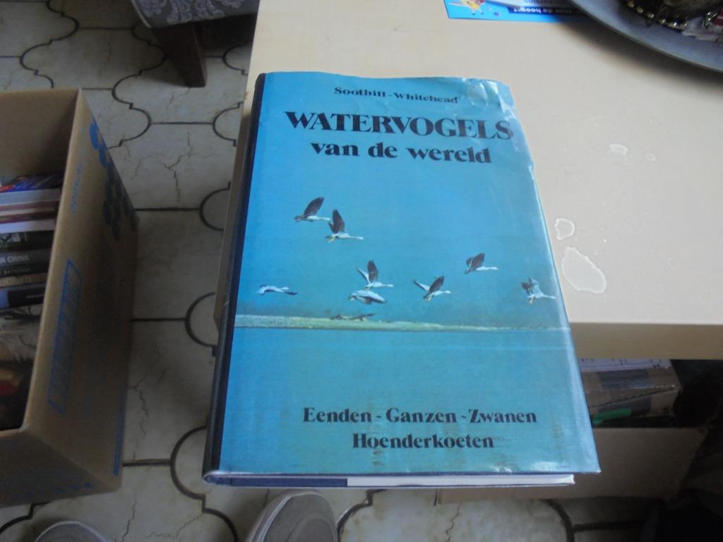 Watervogels van de wereld, Ophalen of Verzenden, Gelezen