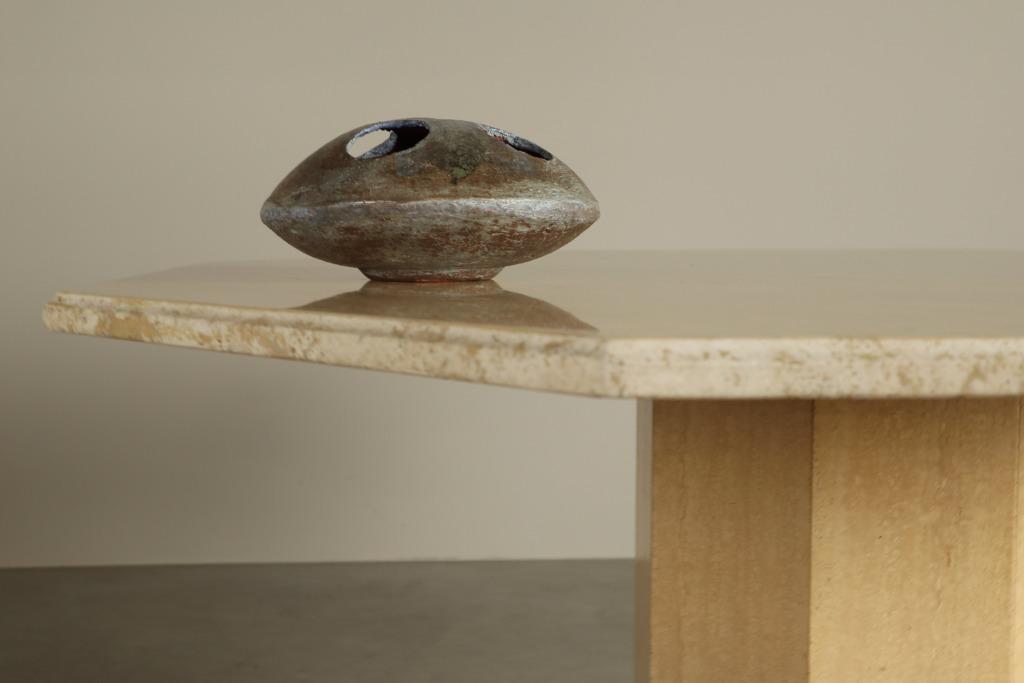 Octagonal travertine dining table, Italy 1970s, Huis en Inrichting, Ophalen, Gebruikt, Vijf personen of meer, Overige vormen