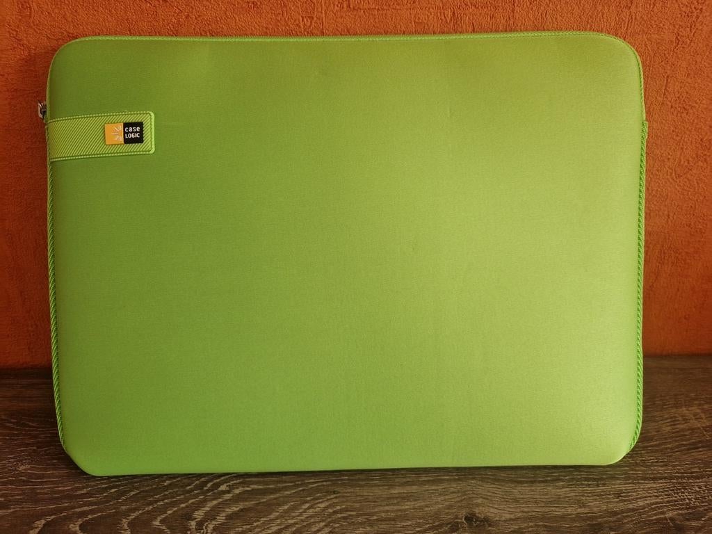 Case logic laptophoes 17,3 inch, Ophalen of Verzenden, Zo goed als nieuw