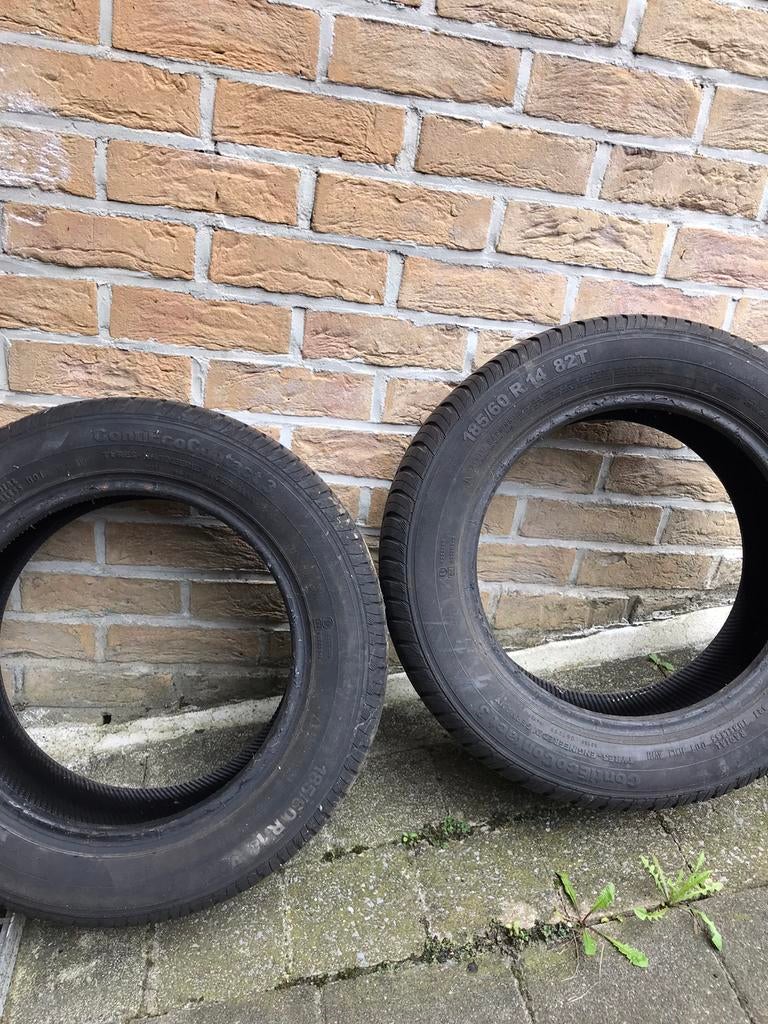 A vendre les pneus 185/60 R14, Enlèvement