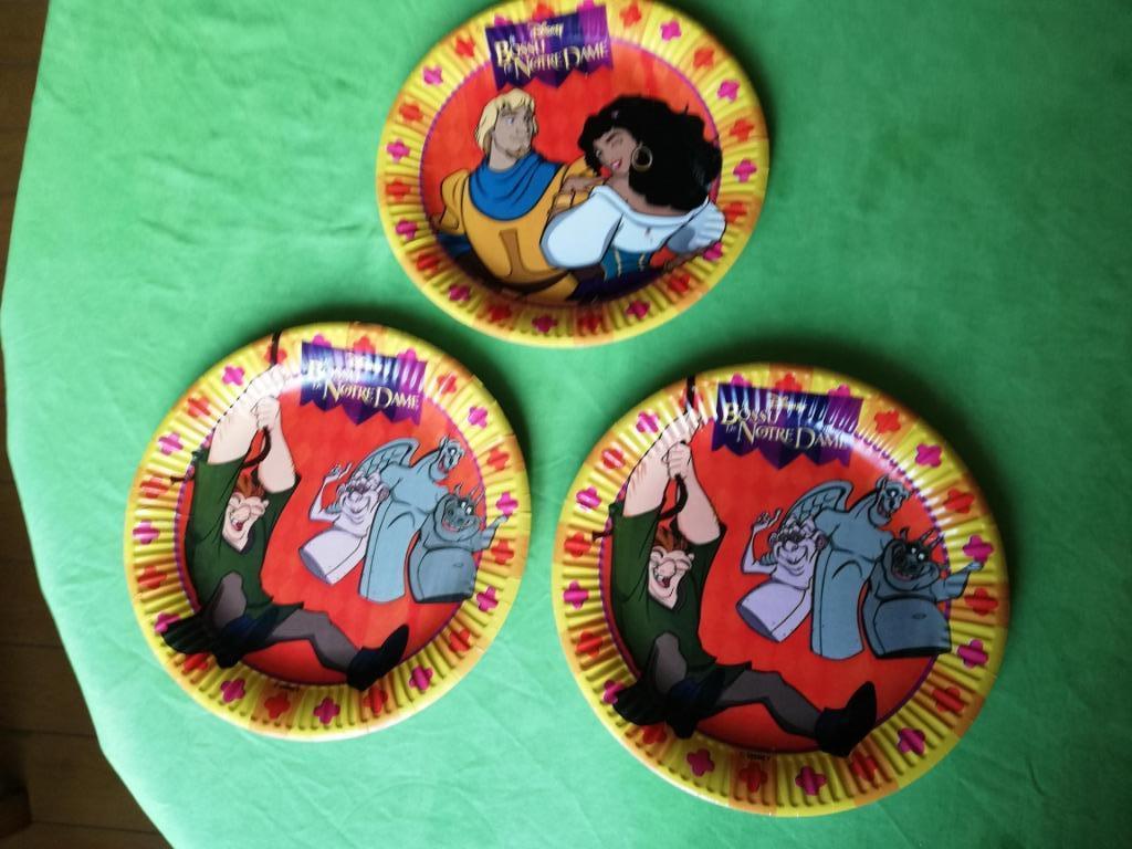 3 assiettes en carton BOSSU DE NOTRE DAM, L 23 cm, Enlèvement ou Envoi, Autres personnages, Comme neuf, Papier, Carte ou Papeterie