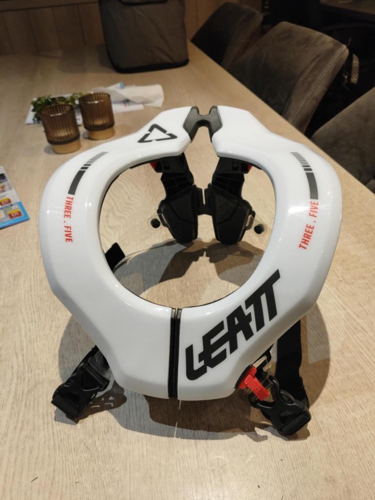 Leatt Nekbeschermer 3.5 Junior NIEUW, Motoren, Kleding | Motorkleding, Kinderen, Nieuw zonder kaartje, Leatt, Ophalen