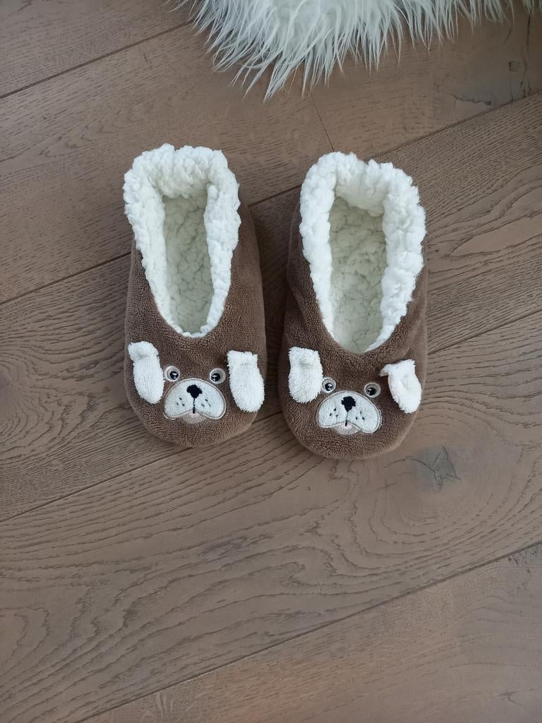 Maat 32 / 33 : slofjes pantoffels snoetje hond nieuwstaat, Jongen of Meisje, Overige typen, Ophalen of Verzenden, Zo goed als nieuw