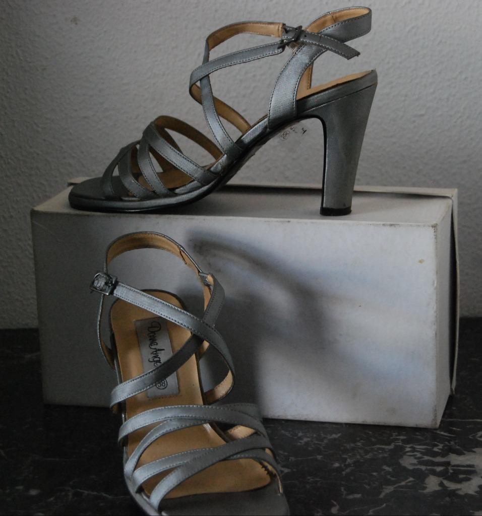 2 paires de sandales pour femmes noir et argent  taille 38, Enlèvement ou Envoi, Autres couleurs, Comme neuf, Sandales et Mûles