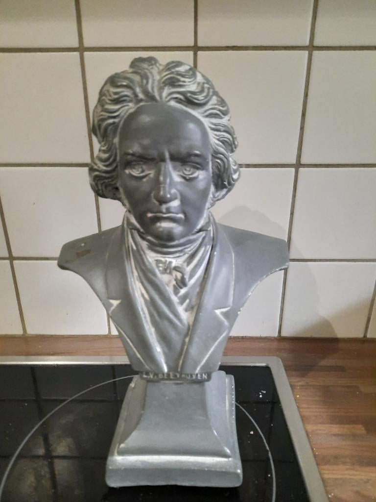 Beeld L. Van Beethoven , 28 cm . 20 euro ., Ophalen of Verzenden