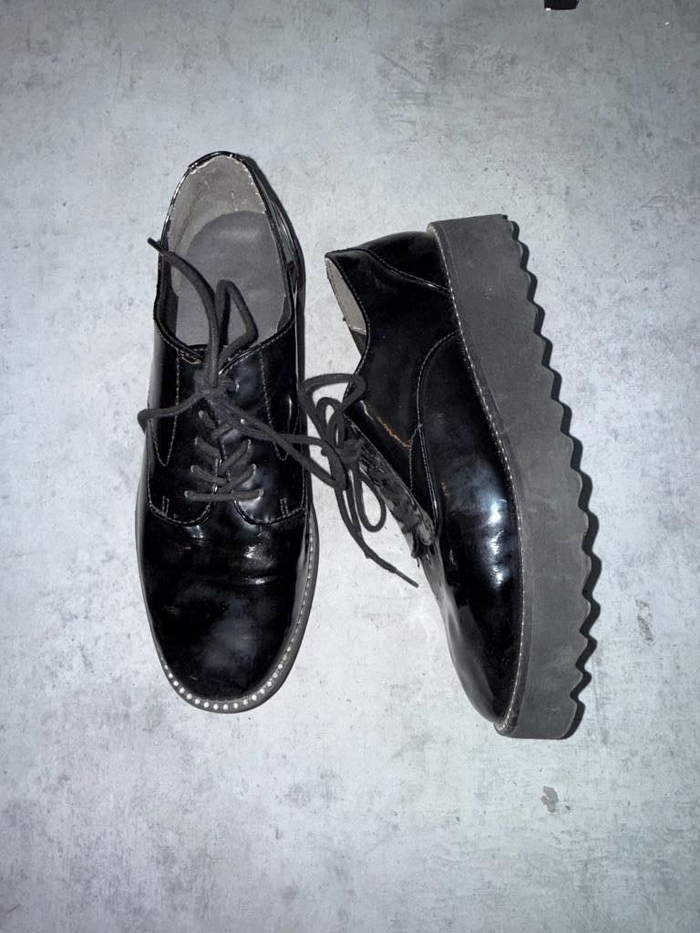 Derbie Tamaris noir vernie, Tamaris, Enlèvement ou Envoi, Comme neuf, Chaussures basses