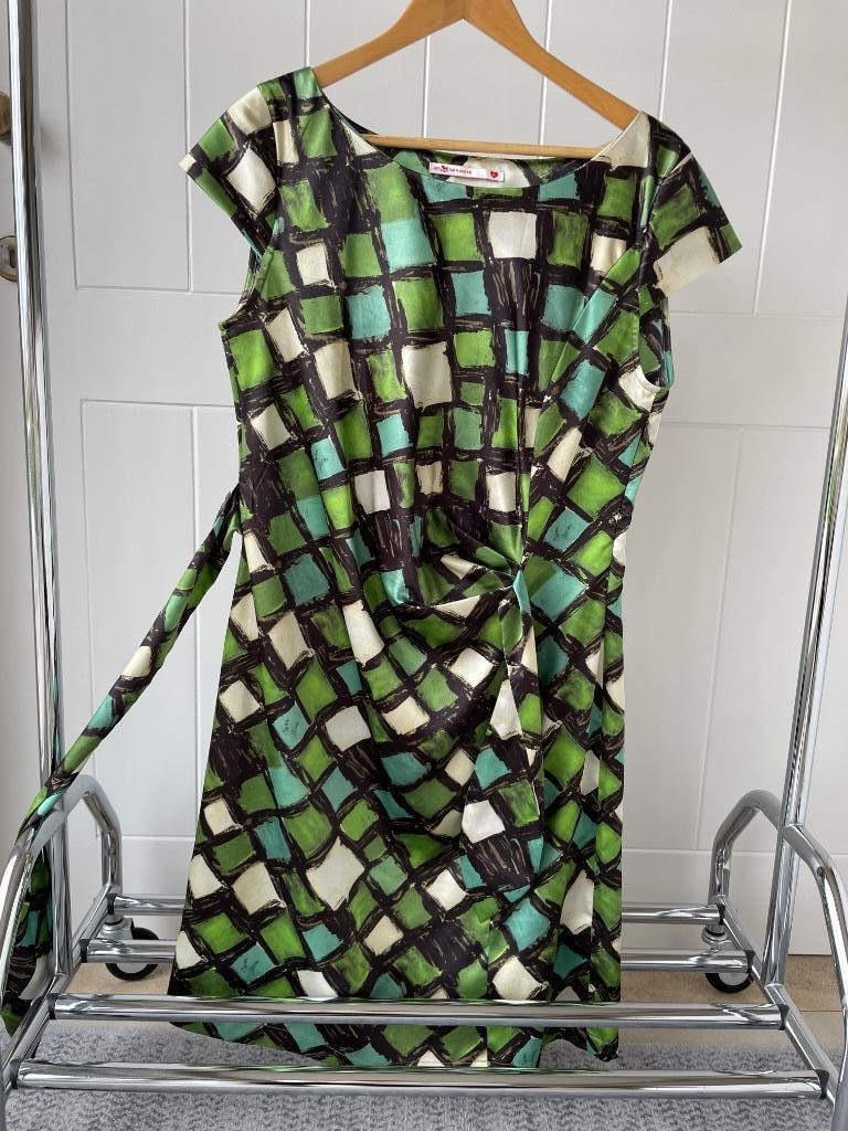 Nieuw - Leuk kleedje van Belgisch merk 'Lucy has a secret', Kleding | Dames, Lucy had a secret, Ophalen of Verzenden, Nieuw, Maat 46/48 (XL) of groter