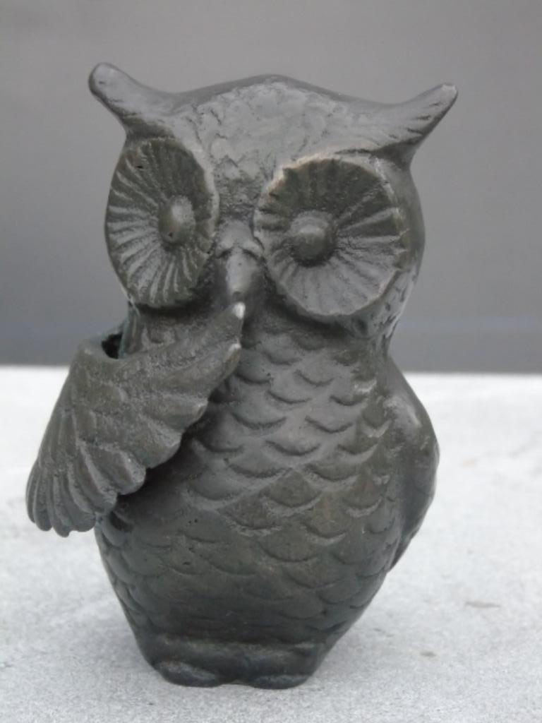 rouwurn.bronzen beeld van een uil. nieuw!, Ophalen