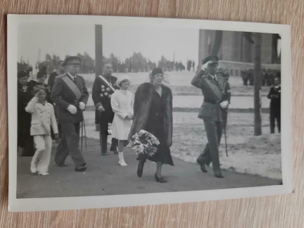 Postkaart  Koningin Elisabeth, Koning Leopold III, Verzamelen, Verzenden, Zo goed als nieuw, Kaart, Foto of Prent
