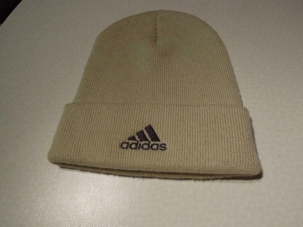 muts Adidas - ecru beige - diameter 18 logo Woolie, Enfants & Bébés, Vêtements enfant | Bonnets, Écharpes & Gants, Adidas, Garçon ou Fille