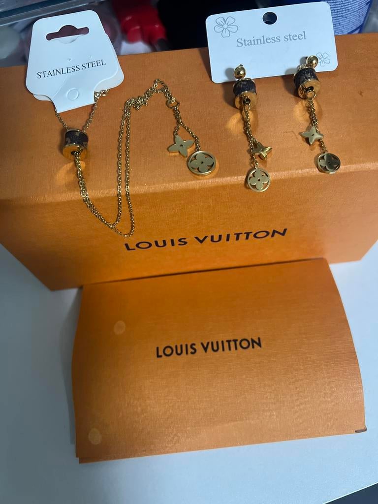 Louis Vuitton Oorbellen & Ketting Set - Nieuw!, Ophalen of Verzenden, Nieuw