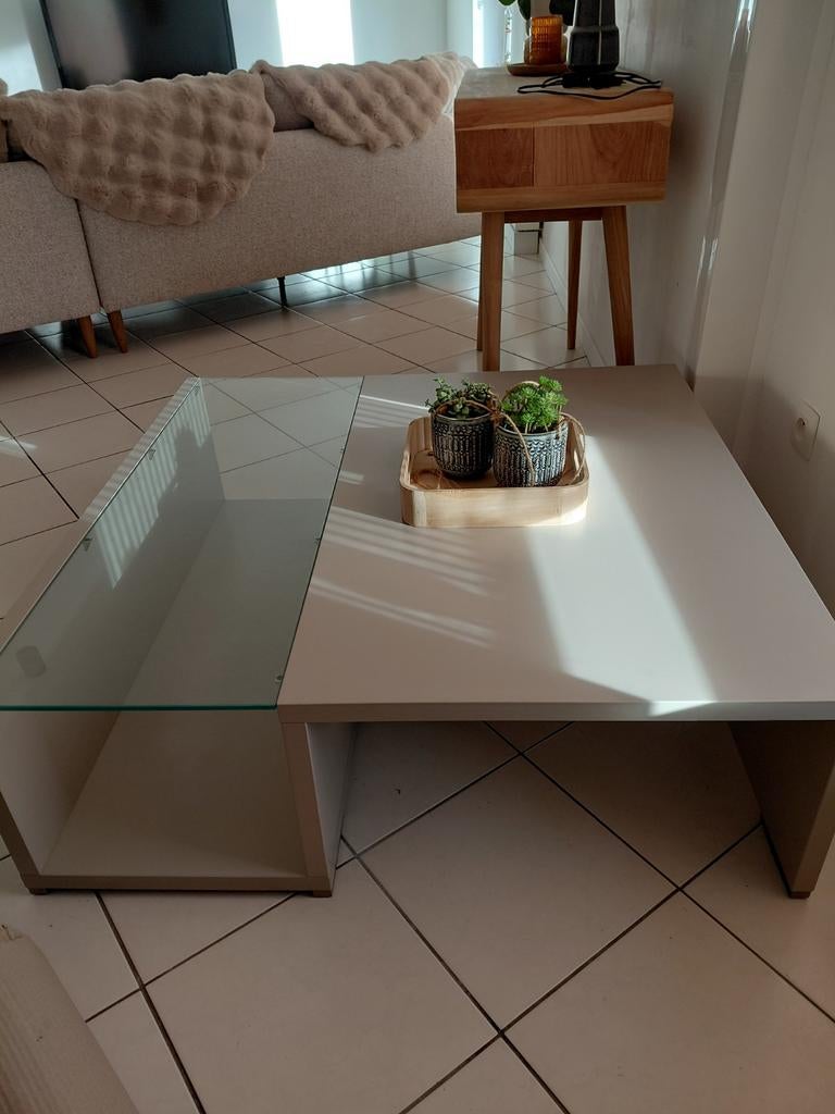 A vendre table moderne de salon, Enlèvement