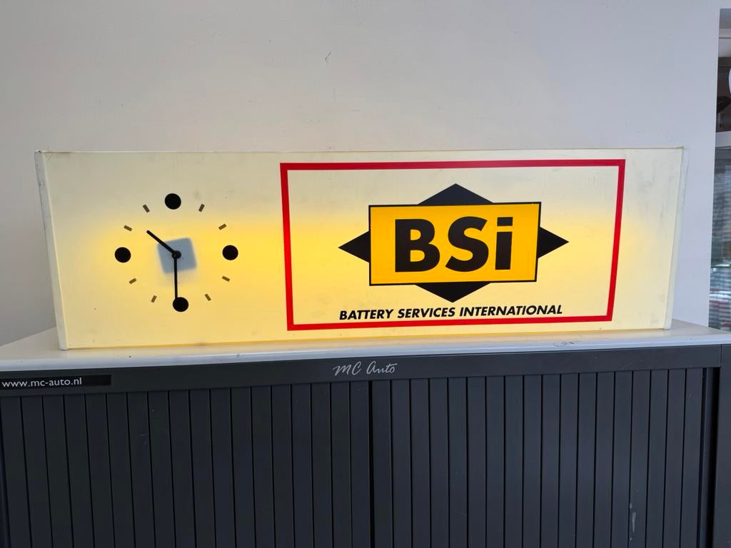 BSi Accus garage reclame lichtbak, Ophalen, Gebruikt, Lichtbak of (neon) lamp