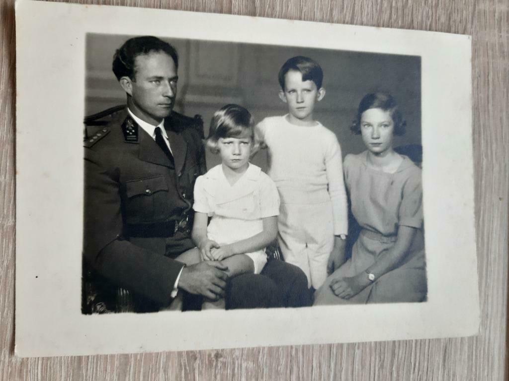 Mooie foto Koning Leopold III met zijn kinderen, Verzamelen, Ophalen of Verzenden, Gebruikt, Kaart, Foto of Prent