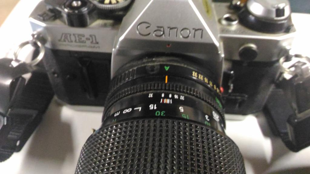 canon AE1 PROGRAM analoge camera + 2 zoomlenzen, Ophalen, Gebruikt, Spiegelreflex, Canon