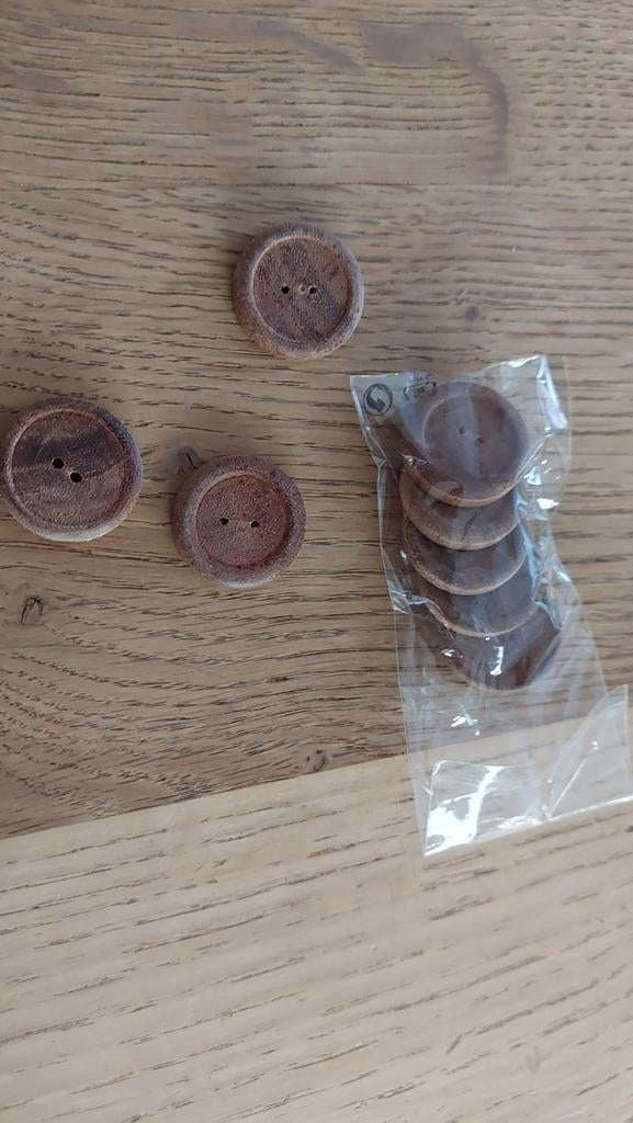 Lot de 8 boutons bois, Hobby en Vrije tijd, Naaimachines en Toebehoren, Ophalen of Verzenden, Zo goed als nieuw
