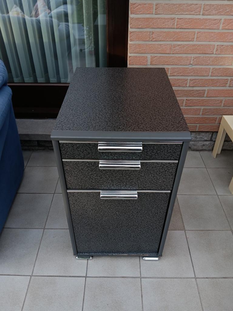 Mooi degelijk bureau kastje of nachttafel., Maison & Meubles, Comme neuf, Enlèvement, Gris, Avec tiroirs