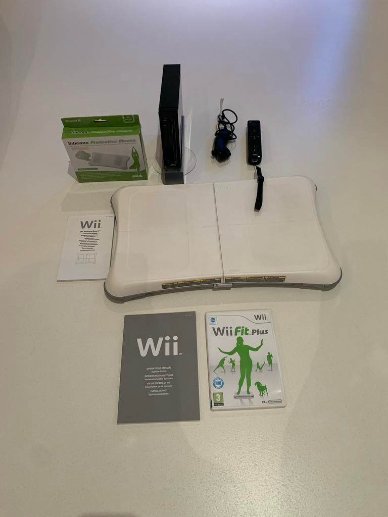 Wii u in heel goede staat met veel accessoires, Ophalen, Zo goed als nieuw