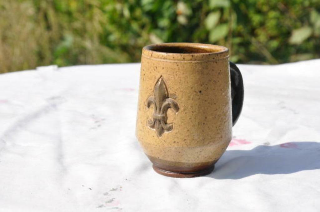 chope terre cuite mate J 12.7 fleur de lys, Ophalen of Verzenden