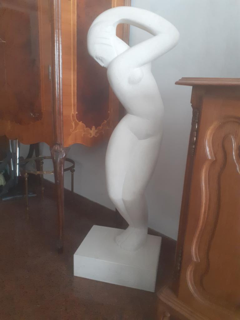 Beeld in witsteen, Ophalen, Nieuw