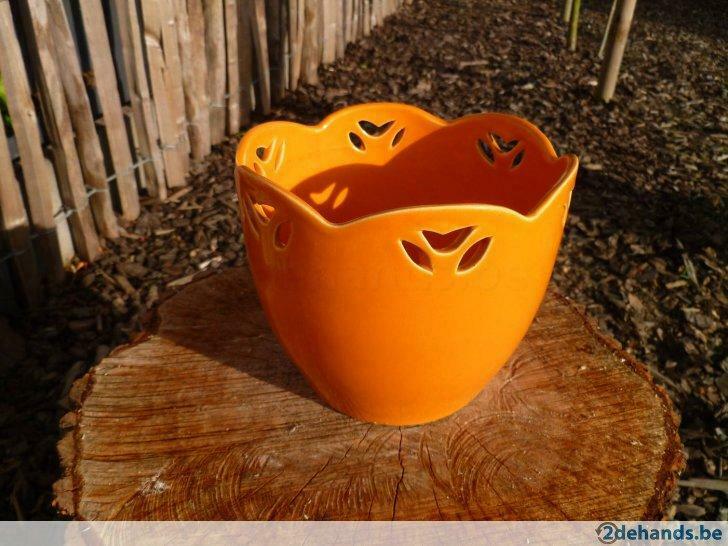 Bloempot oranje gelakt, Ophalen, Gebruikt