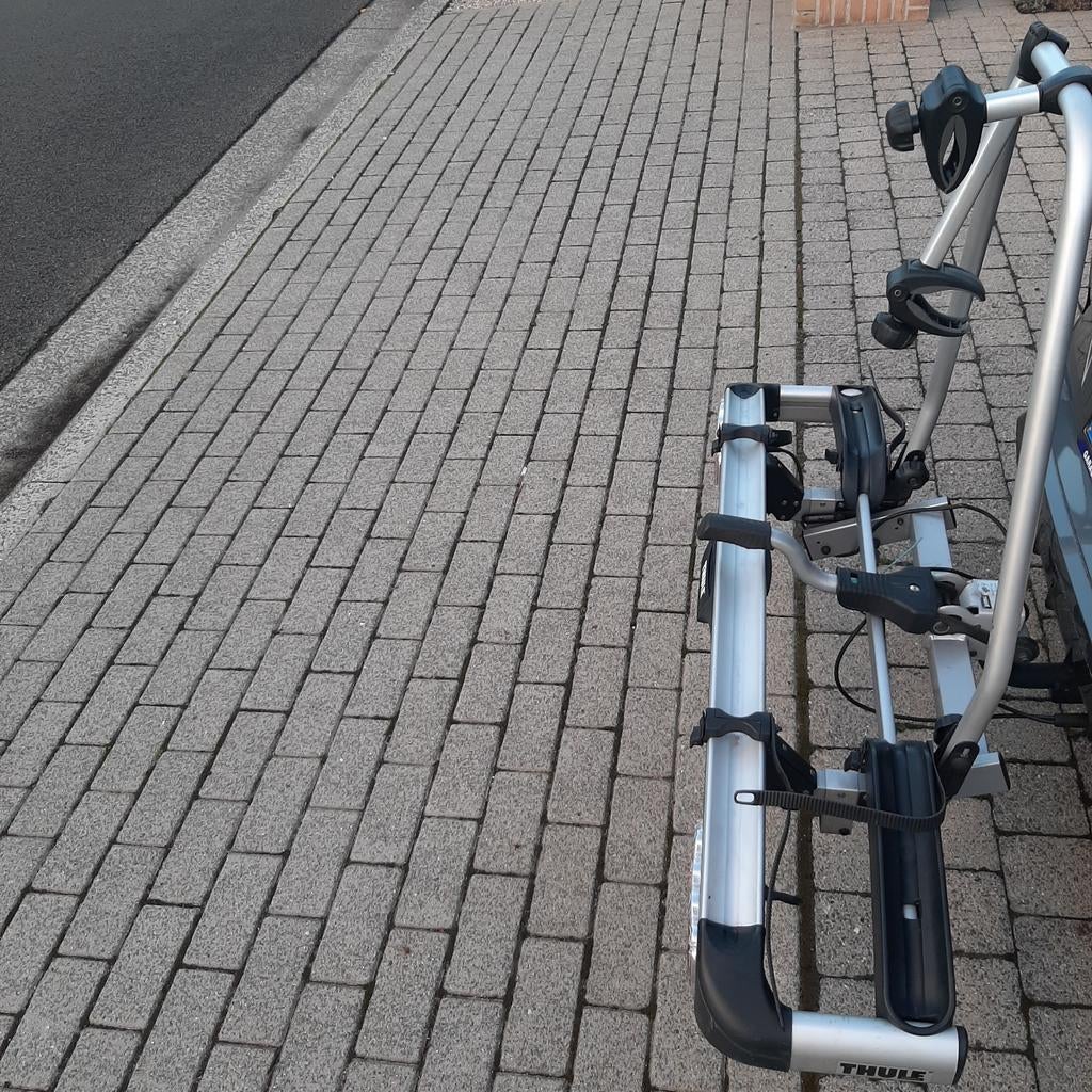 Thule fietsendrager voor 2 fietsen te huur, Ophalen, 2 fietsen, Zo goed als nieuw