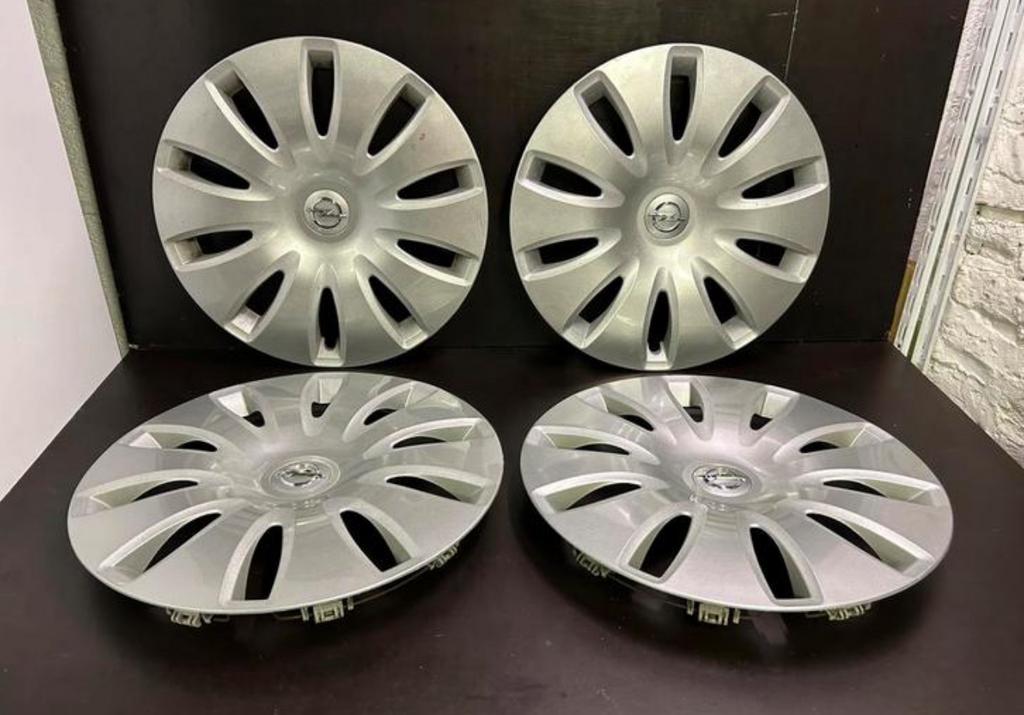 4 wieldoppen Opel Insigna Cascada Zafira Astra 17", Ophalen of Verzenden, Gebruikt
