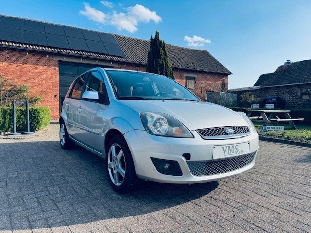 Ford Fiesta 1.3 Essence * Garantie * Euro4 *, 144 g/km, Argent ou Gris, Achat, Garantie prolongée