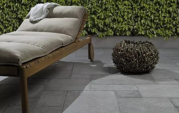 Castle stones - Castlestones - grijs genuanceerde tegels, Maison & Meubles, Cuisine | Casseroles & Poêles, Neuf, Autres types