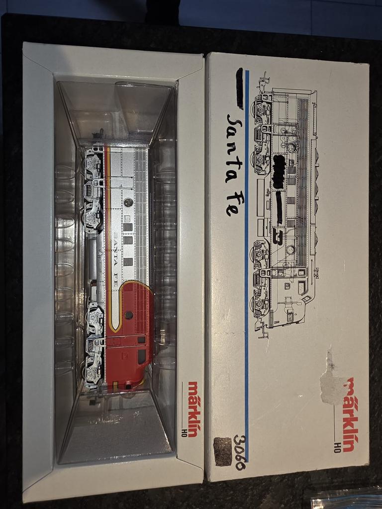 Märklin H0 modeltrein - analoog (Santa Fe 3060), Analogique, Comme neuf, Enlèvement, Locomotive