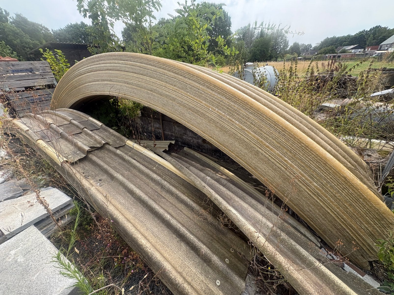 Gratis Dakplaten polyester gebogen 60 stuks, Doe-het-zelf en Bouw, Dakpannen en Dakbedekking, Ophalen, Gebruikt