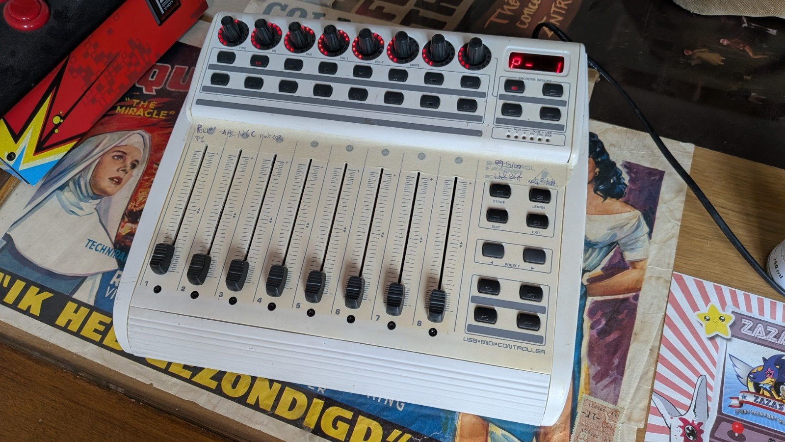 Berhinger BCF-2000, Muziek en Instrumenten, Midi-apparatuur, Ophalen of Verzenden, Gebruikt