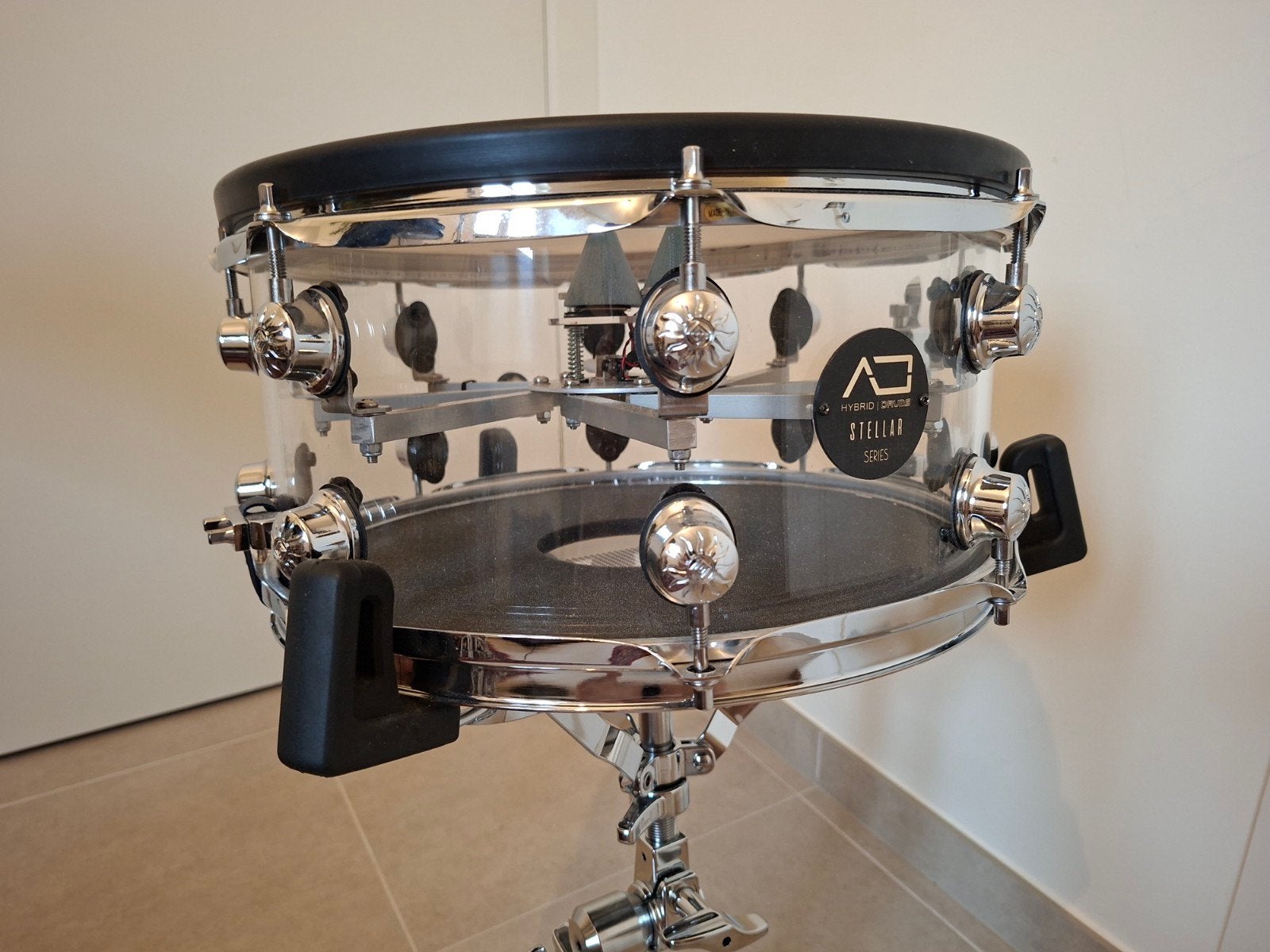 AE Hybrid Stellar Custom snare in nieuwstaat!, Muziek en Instrumenten, Ophalen, Zo goed als nieuw