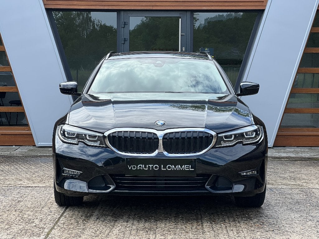 BMW 318D Touring - AUTOMAAT/HEAD-UP/PANODAK/GARANTIE, Automaat, Achterwielaandrijving, 1995 cc, 110 kW