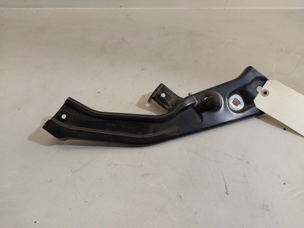 KOPLAMP HOUDER LINKS Skoda Kamiq (01-2019/-) (|658805931|), Gebruikt, Info@skoda-auto.de, Skoda, Max-Planck-Straße  3-5
64331  Weiterstadt, DE