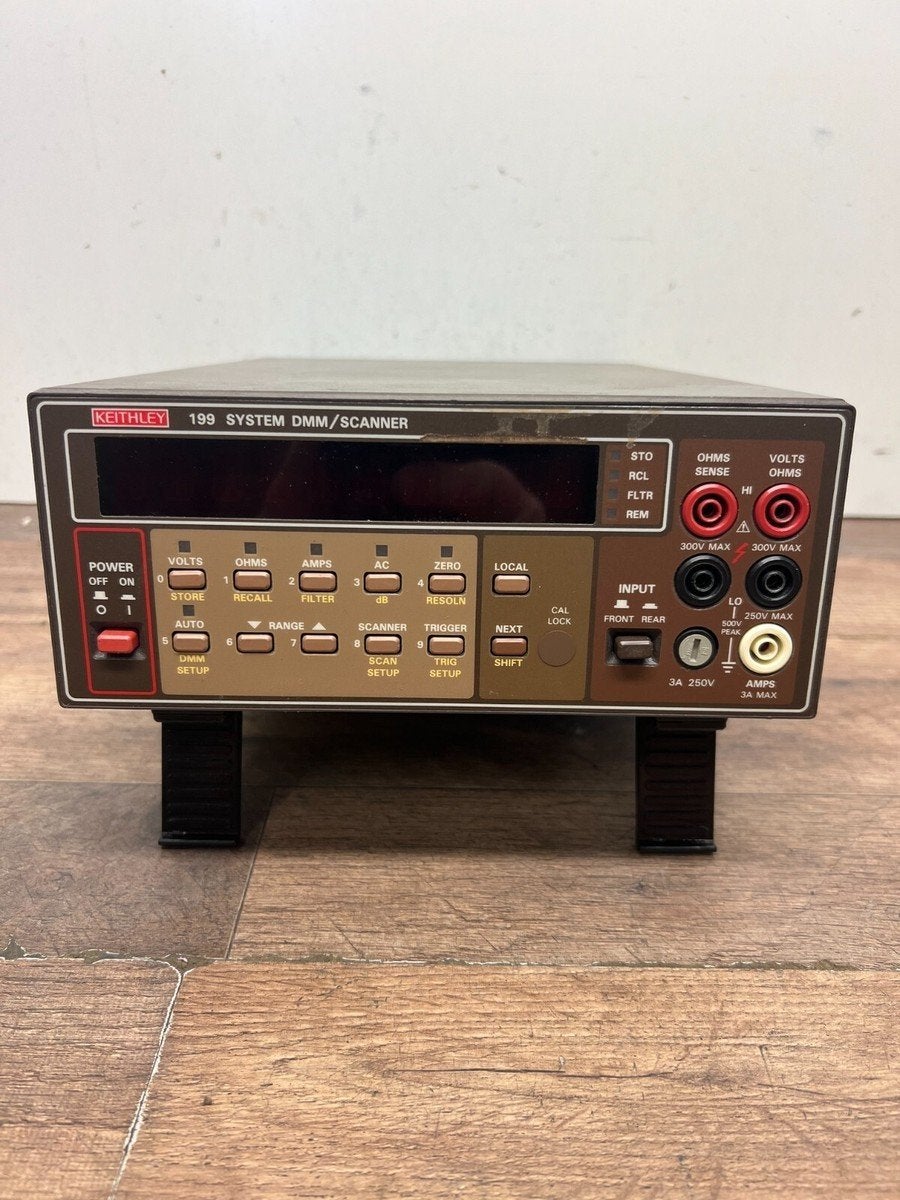 Le Keithley 199 est un multimètre à système True-RMS à 5½ ch, Bricolage & Construction, Instruments de mesure, Enlèvement